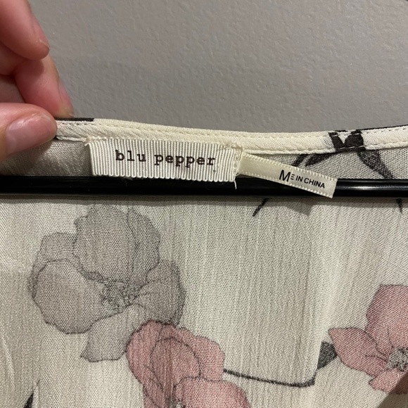 Blu Pepper Tie Back Floral Blouse - Picture 2 of 3